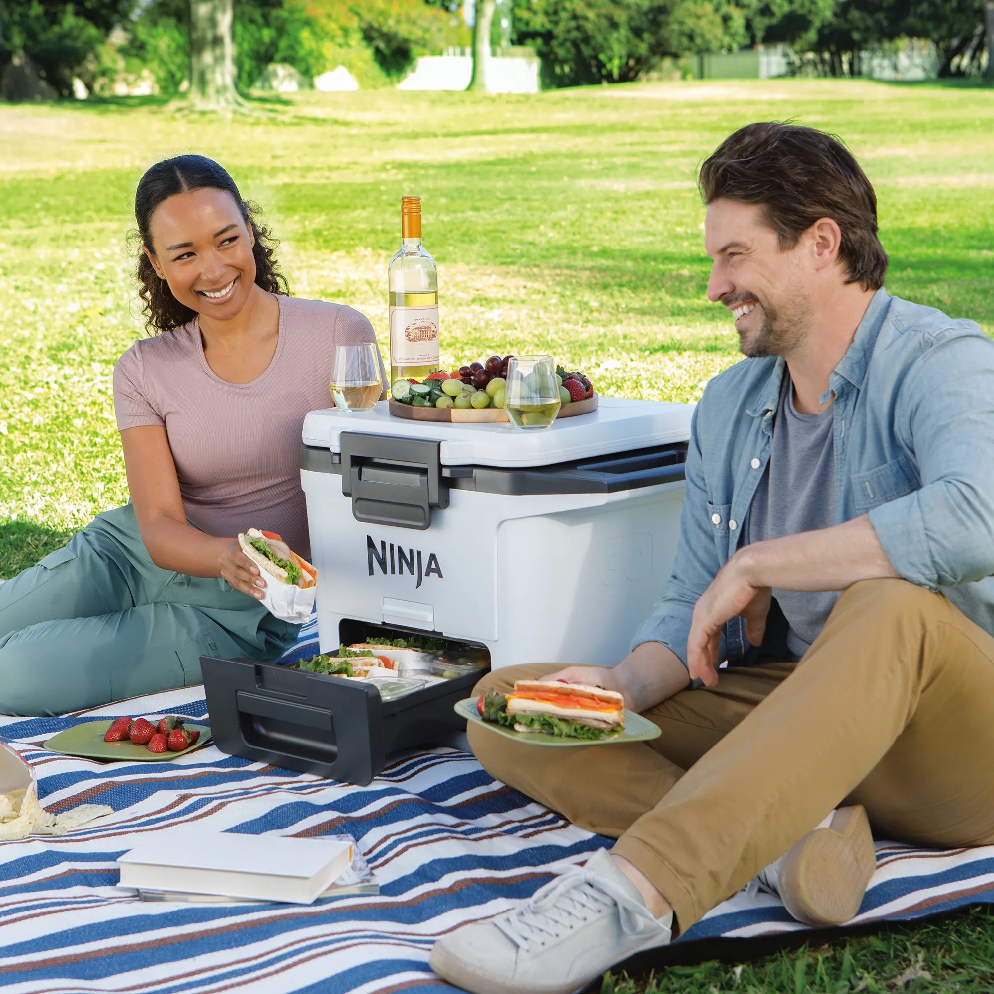 Ninja FrostVault 28L Hard Cooler with Dry Zone - Image 28
