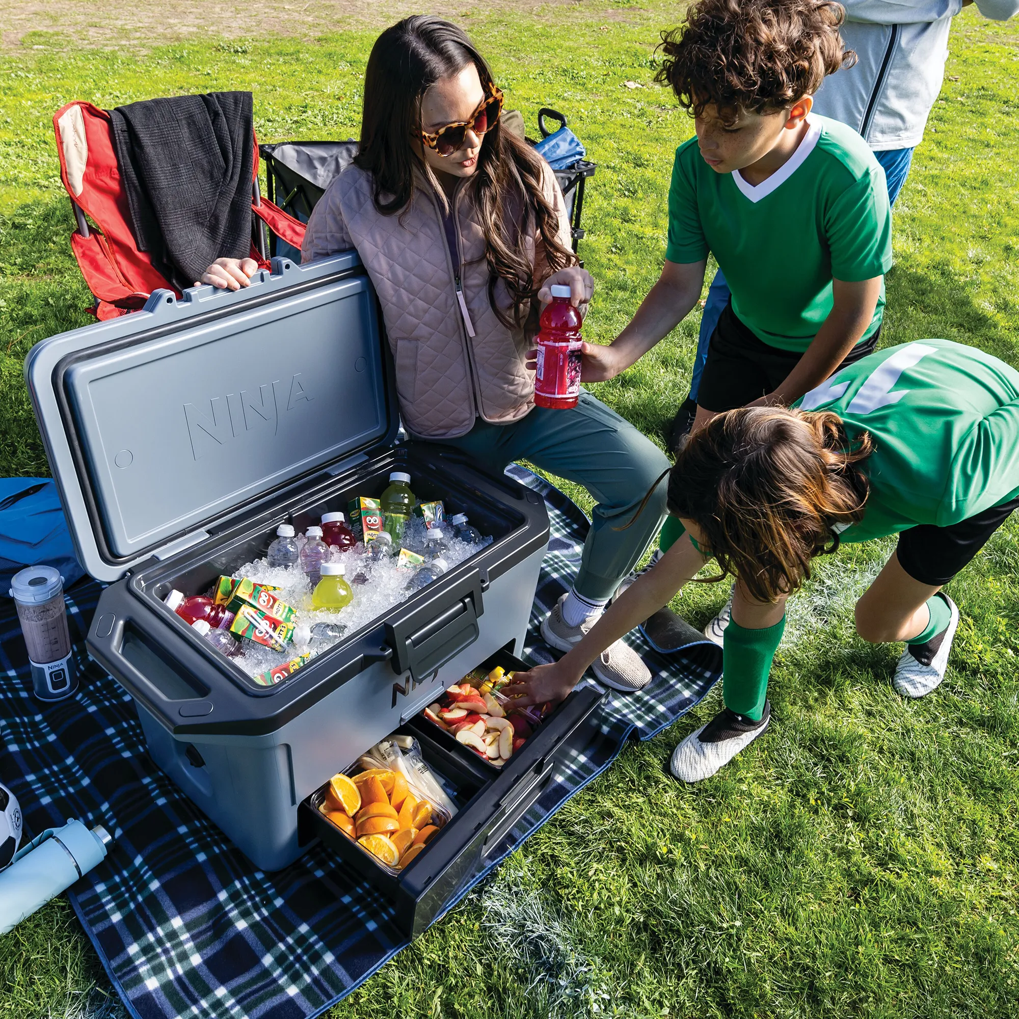 Ninja FrostVault 47L Hard Cooler with Dry Zone - Image 5